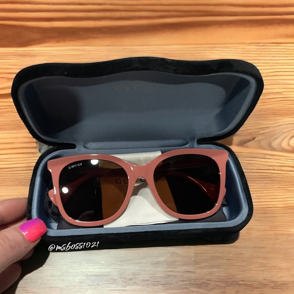 Gucci Authentic Pale Salmon Pink Sunglasses W/Gold GG+Case BRAND NEW NEVER WORM